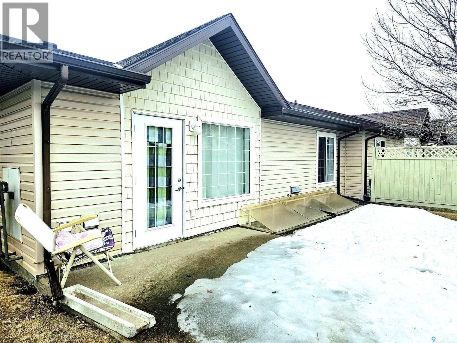 #13 135 KEEDWELL STREET - 3