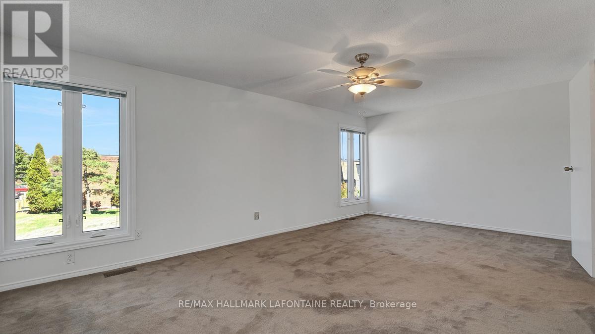 #46 890 CAHILL DRIVE W - 17
