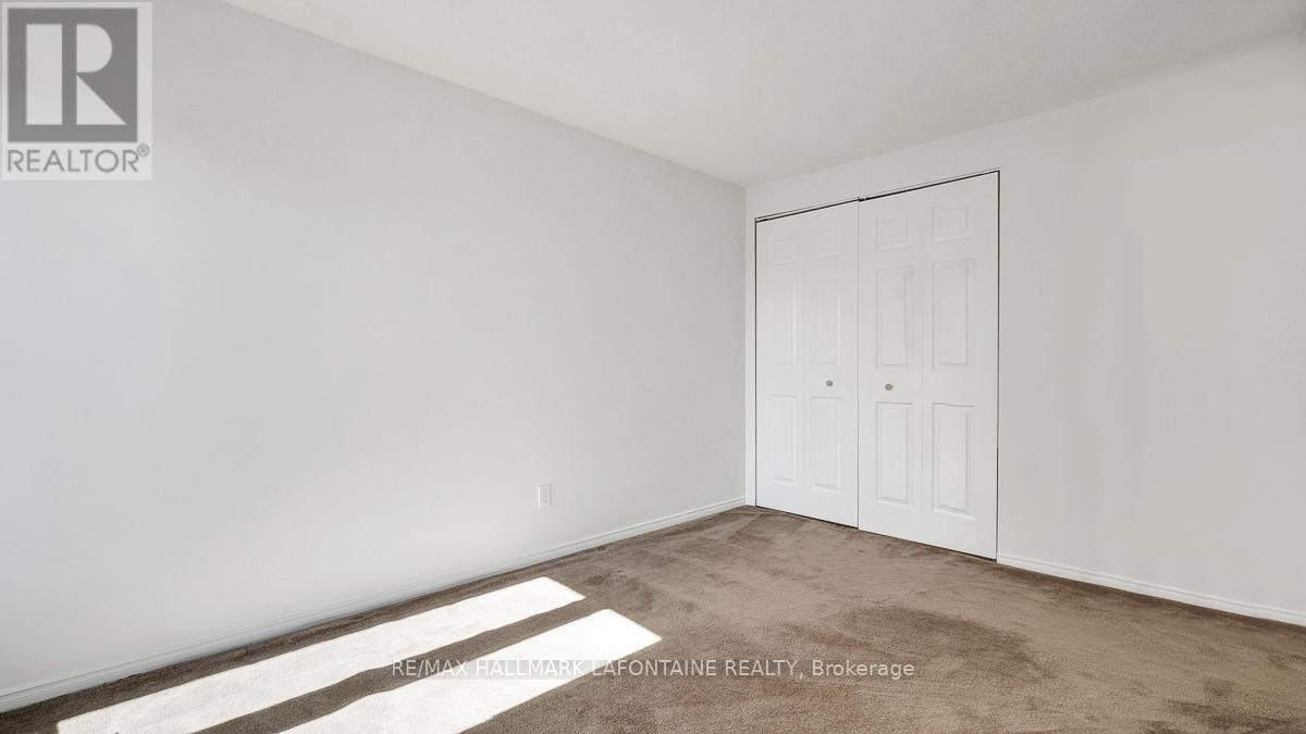 #46 890 CAHILL DRIVE W - 20