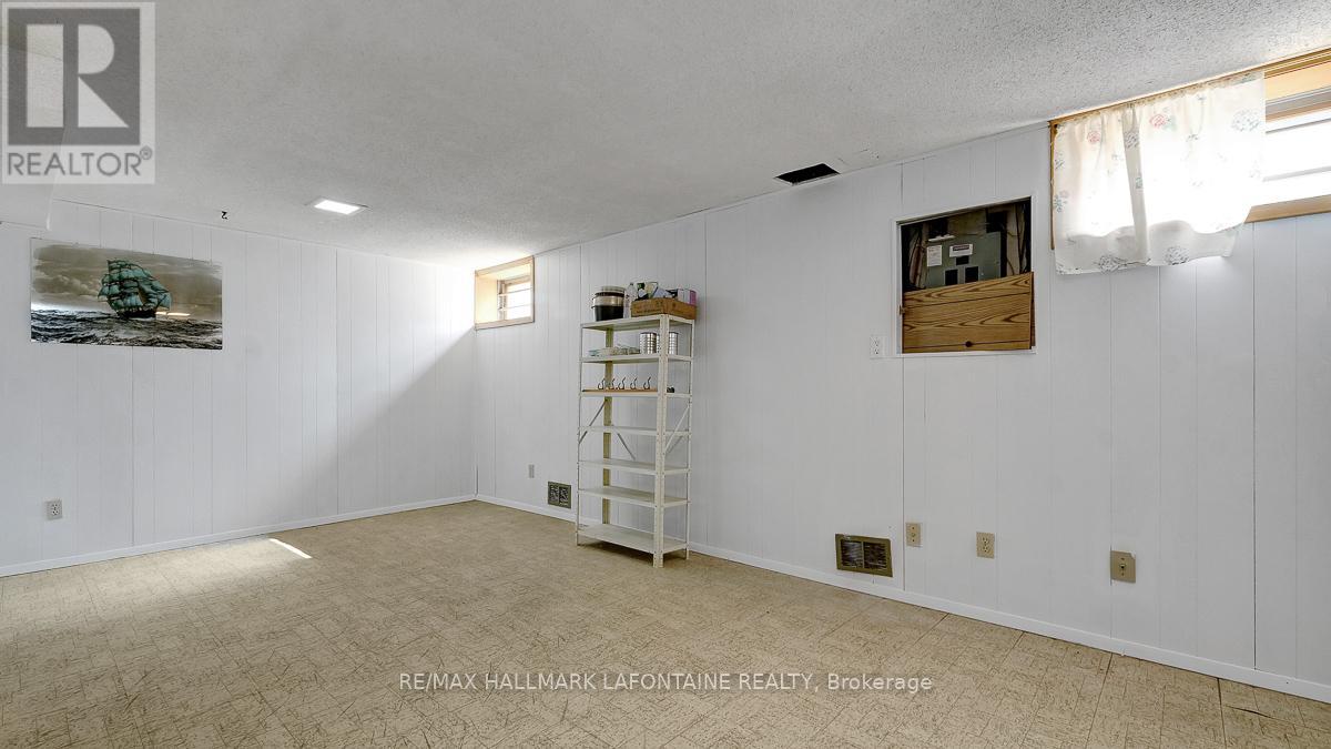 #46 890 CAHILL DRIVE W - 24