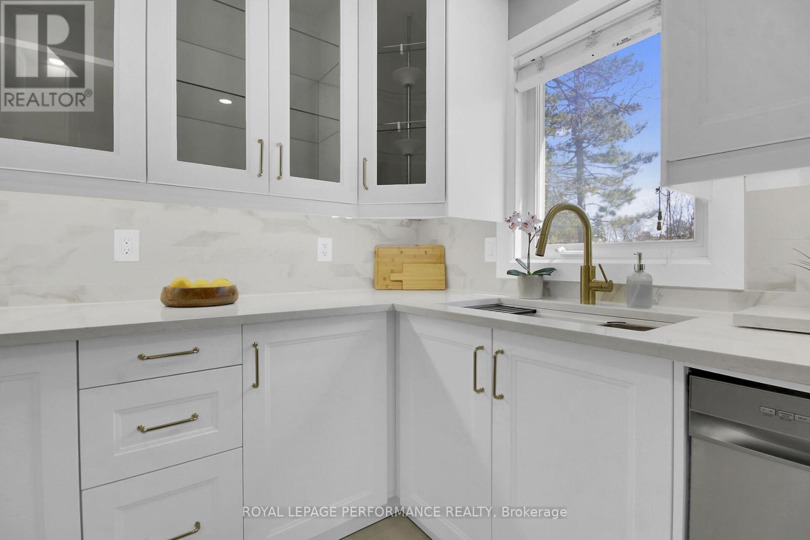 110 - 1770 CABARET LANE — photo 18