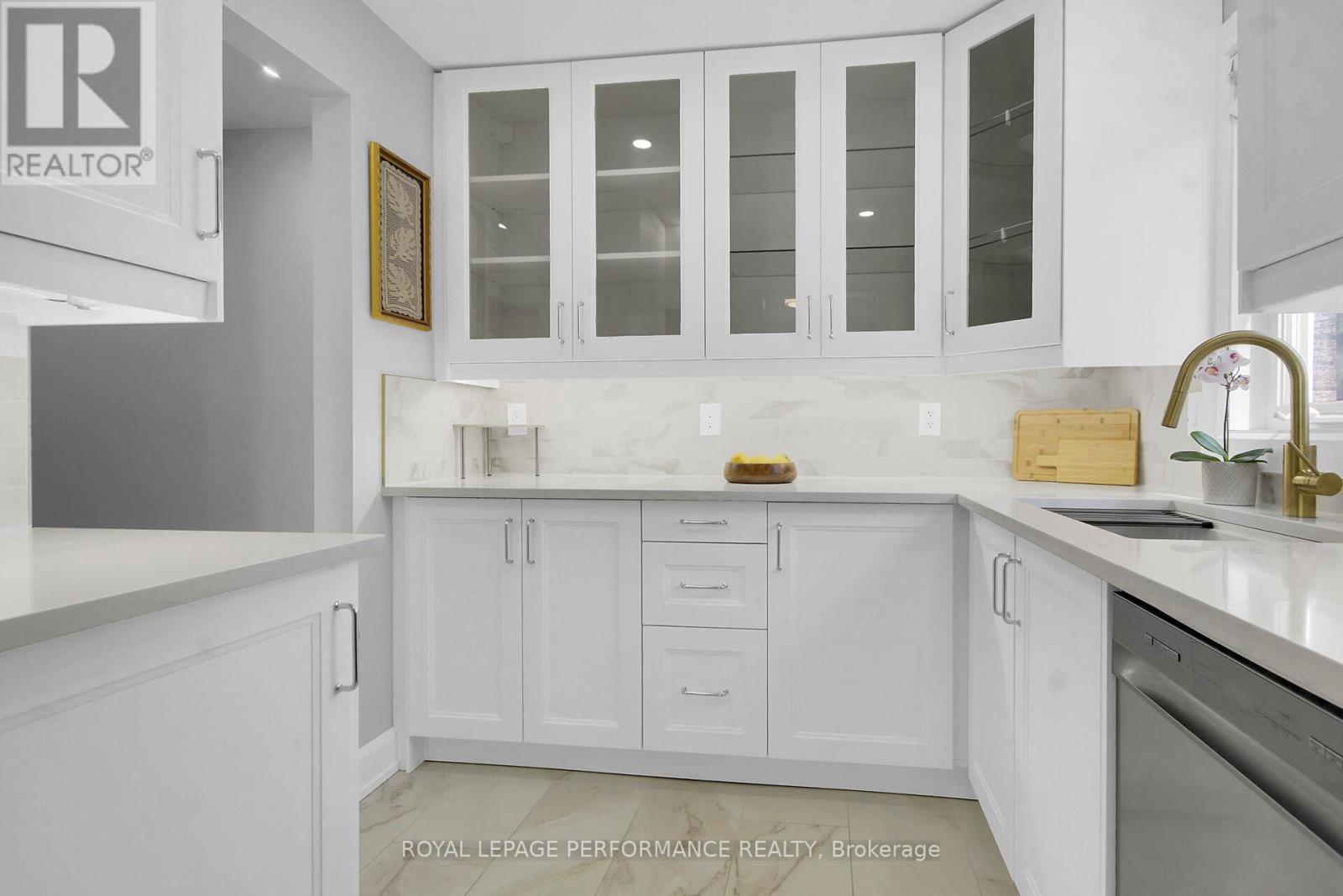 110 - 1770 CABARET LANE — photo 19