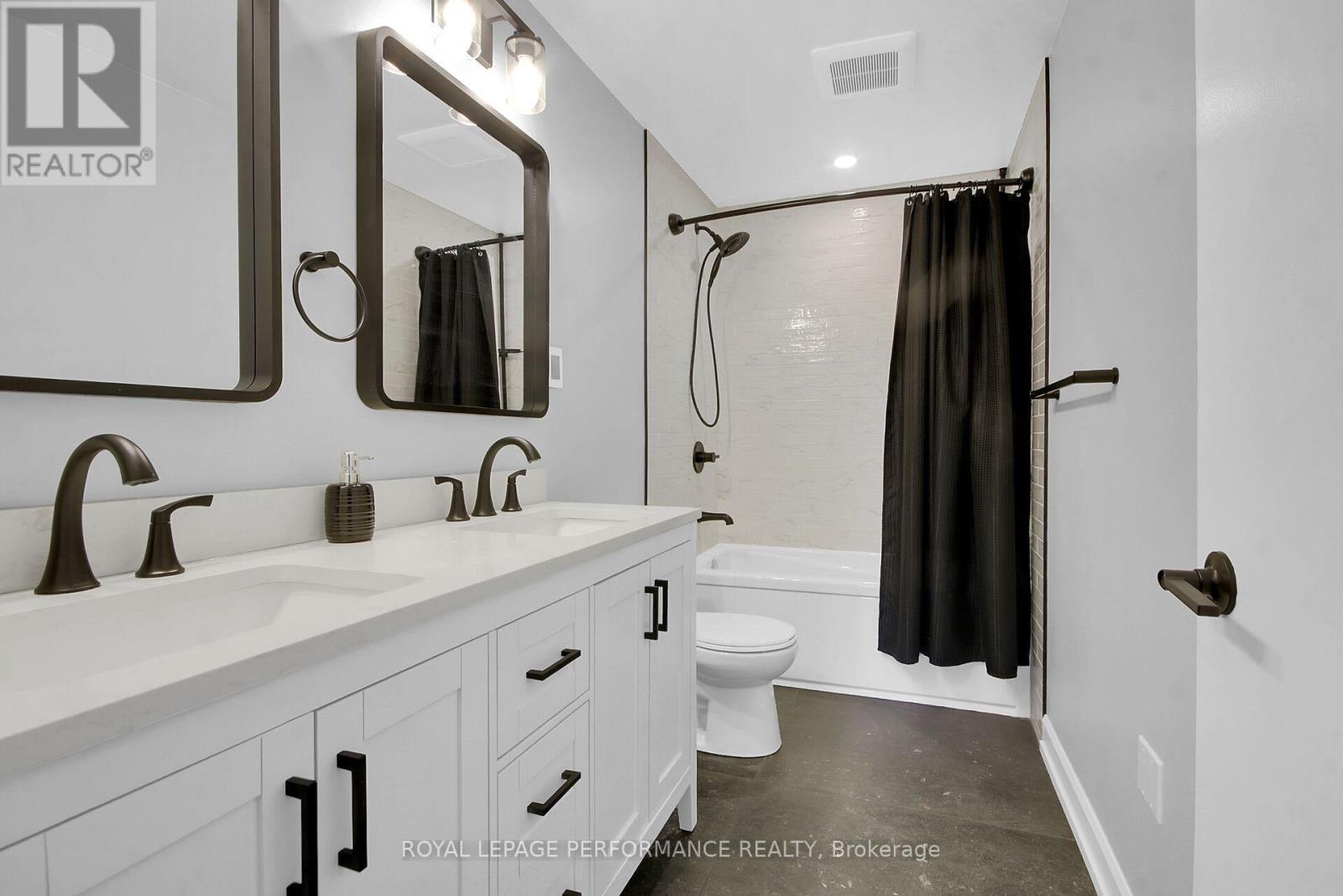 110 - 1770 CABARET LANE — photo 33