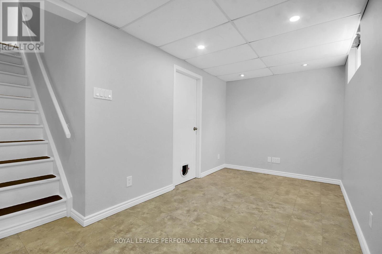 110 - 1770 CABARET LANE — photo 35