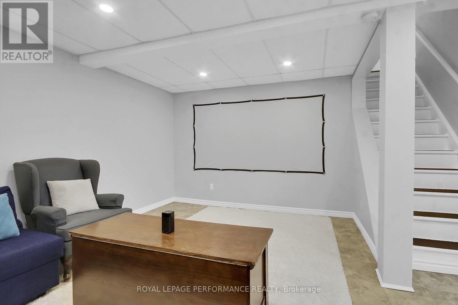 110 - 1770 CABARET LANE — photo 37