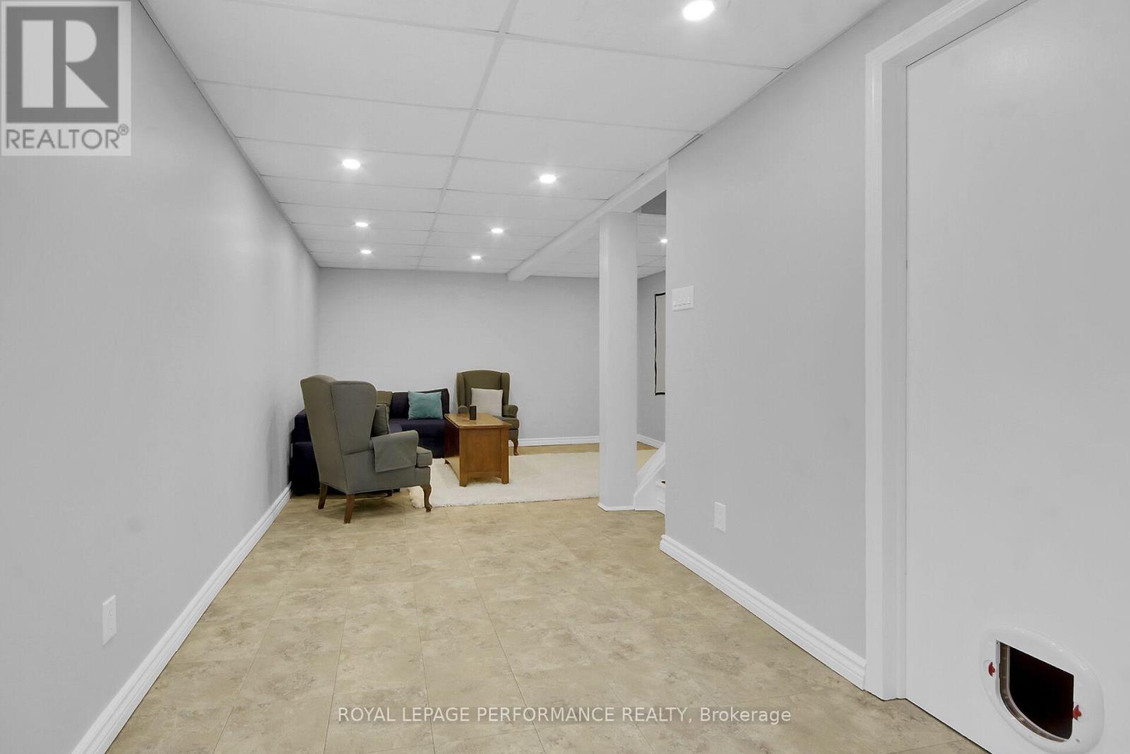 110 - 1770 CABARET LANE — photo 38