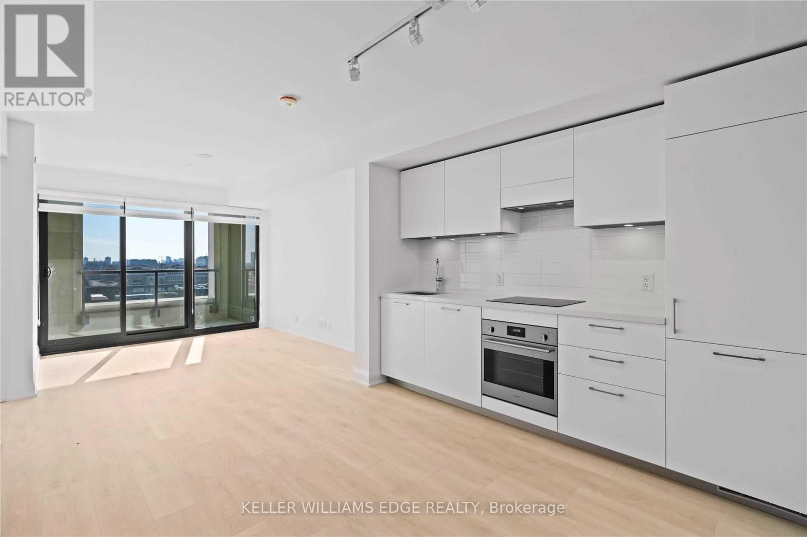 507 - 33 FREDERICK TODD WAY