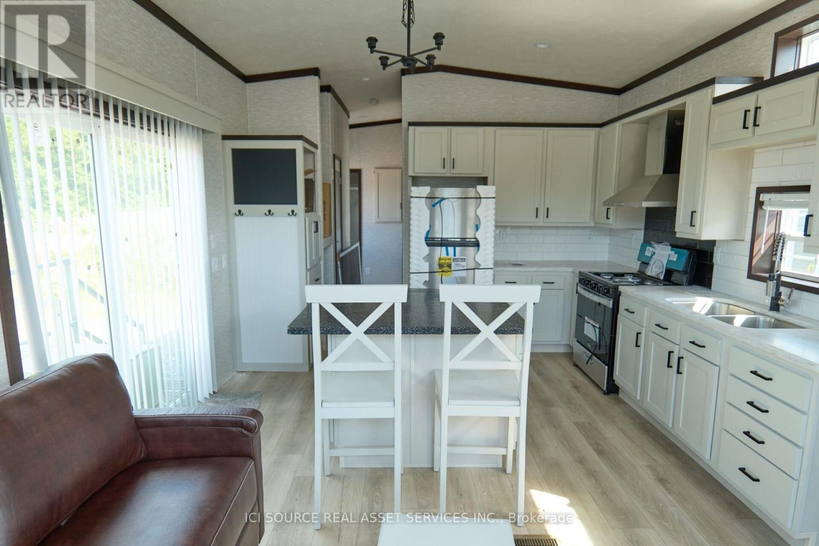 LGTHS - 1082 SHAMROCK MARINA ROAD — photo 5