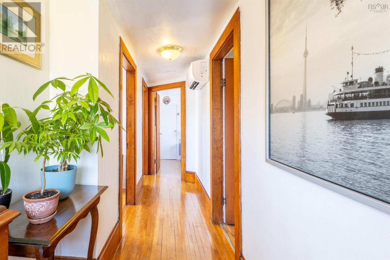 Property 10 of 23 of 72 Connaught Avenue Avenue