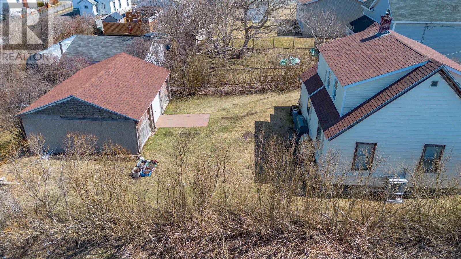 Property 21 of 23 of 72 Connaught Avenue Avenue