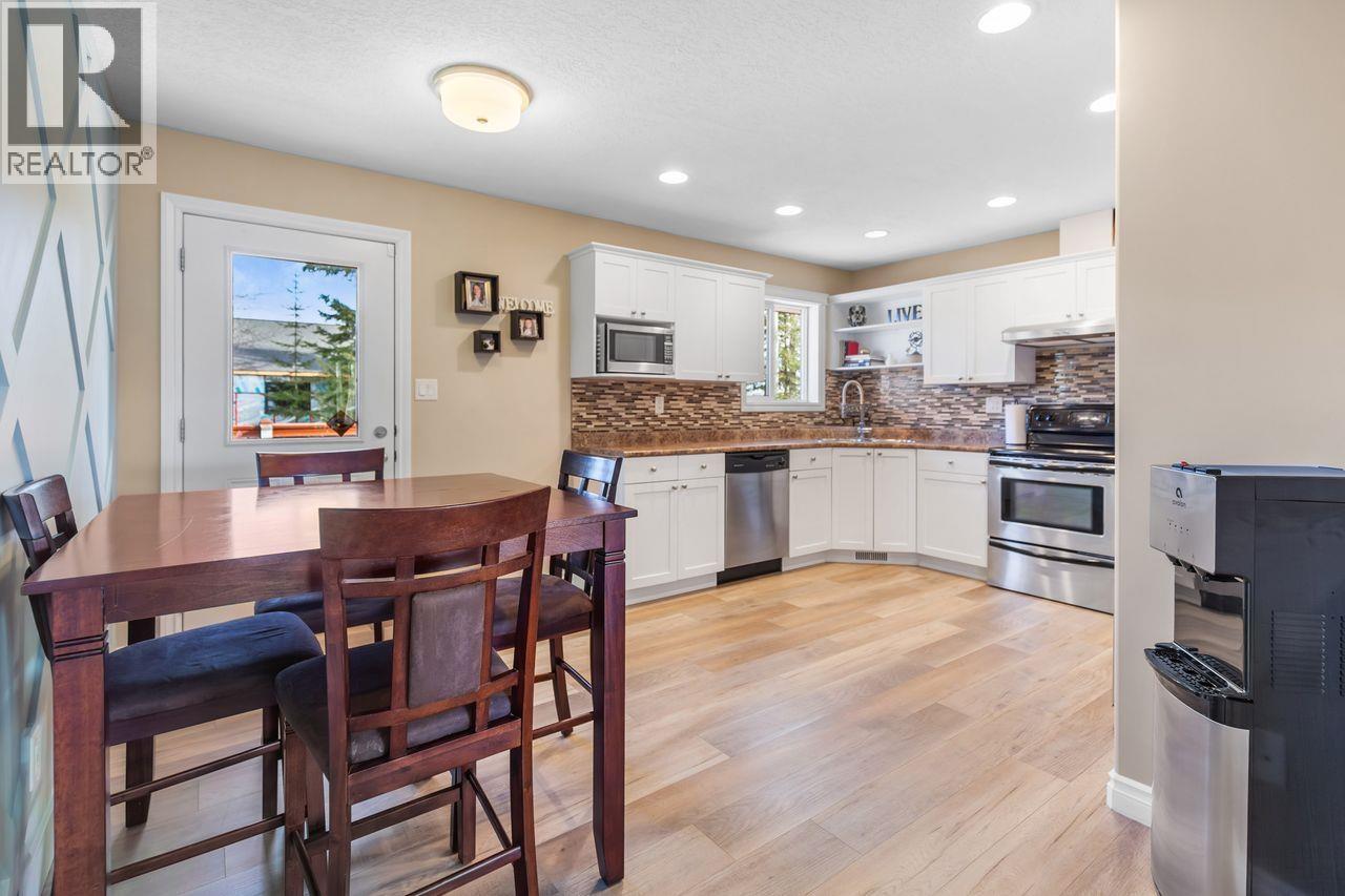 Photo 9 of 33 — 4518 GRAY DRIVE · Prince George, BC