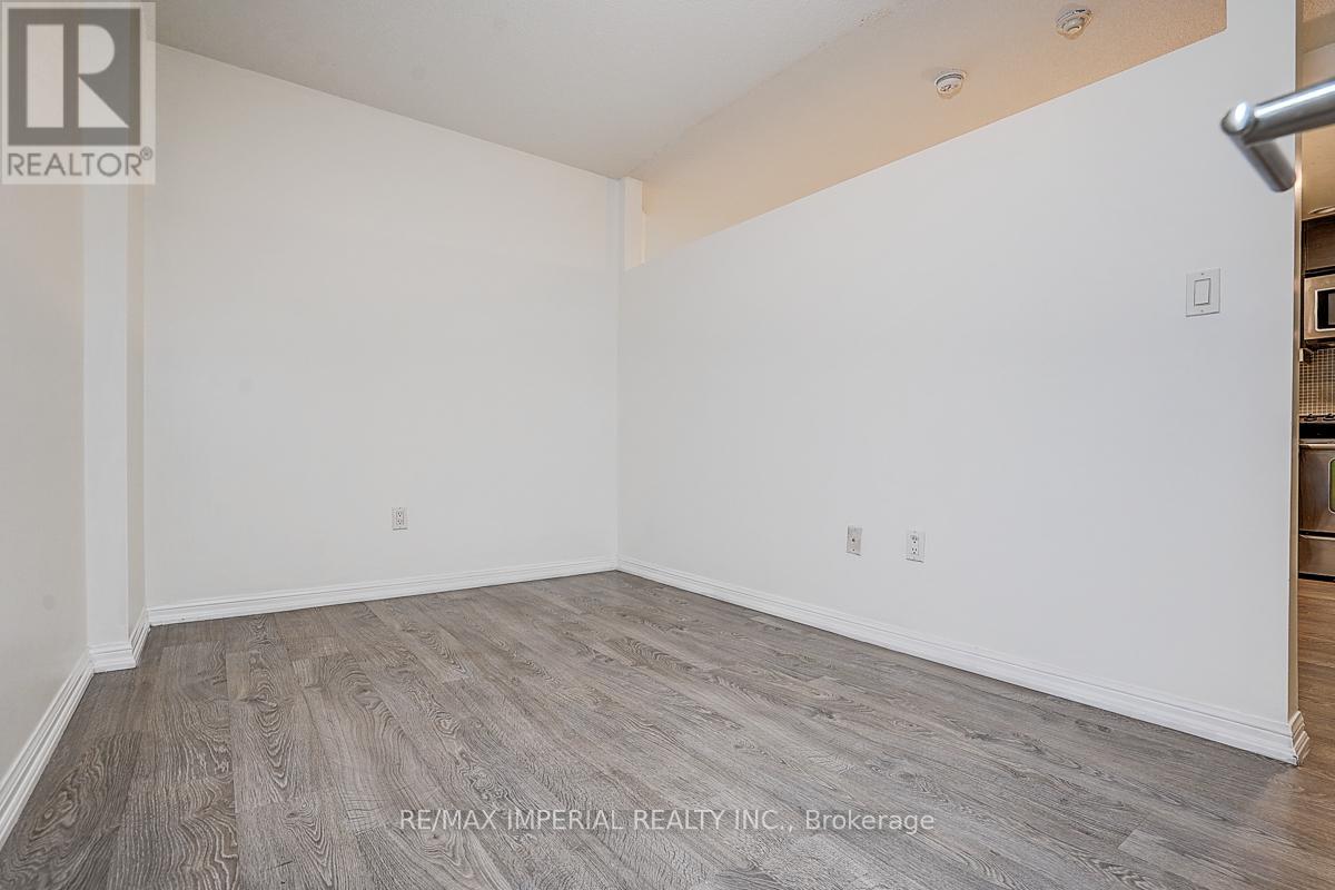 #417 65 EAST LIBERTY STREET - 26