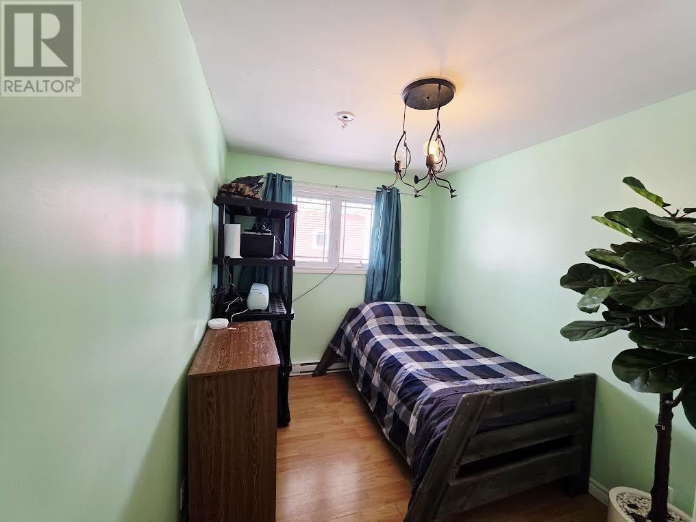 800 BALSAM CRESCENT - 12