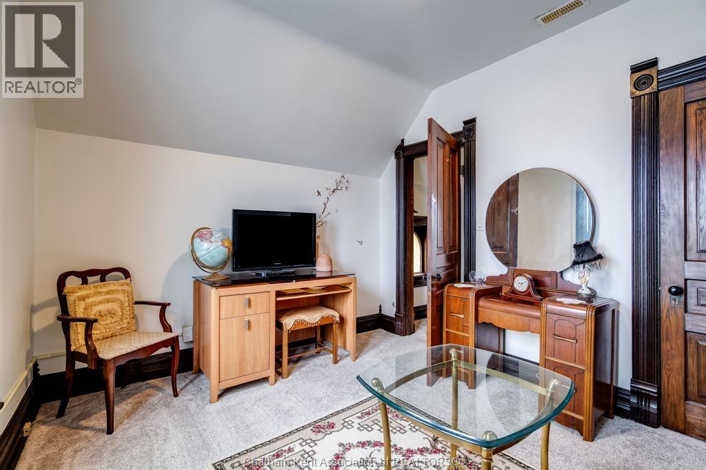 3 Lansdowne AVENUE - 27