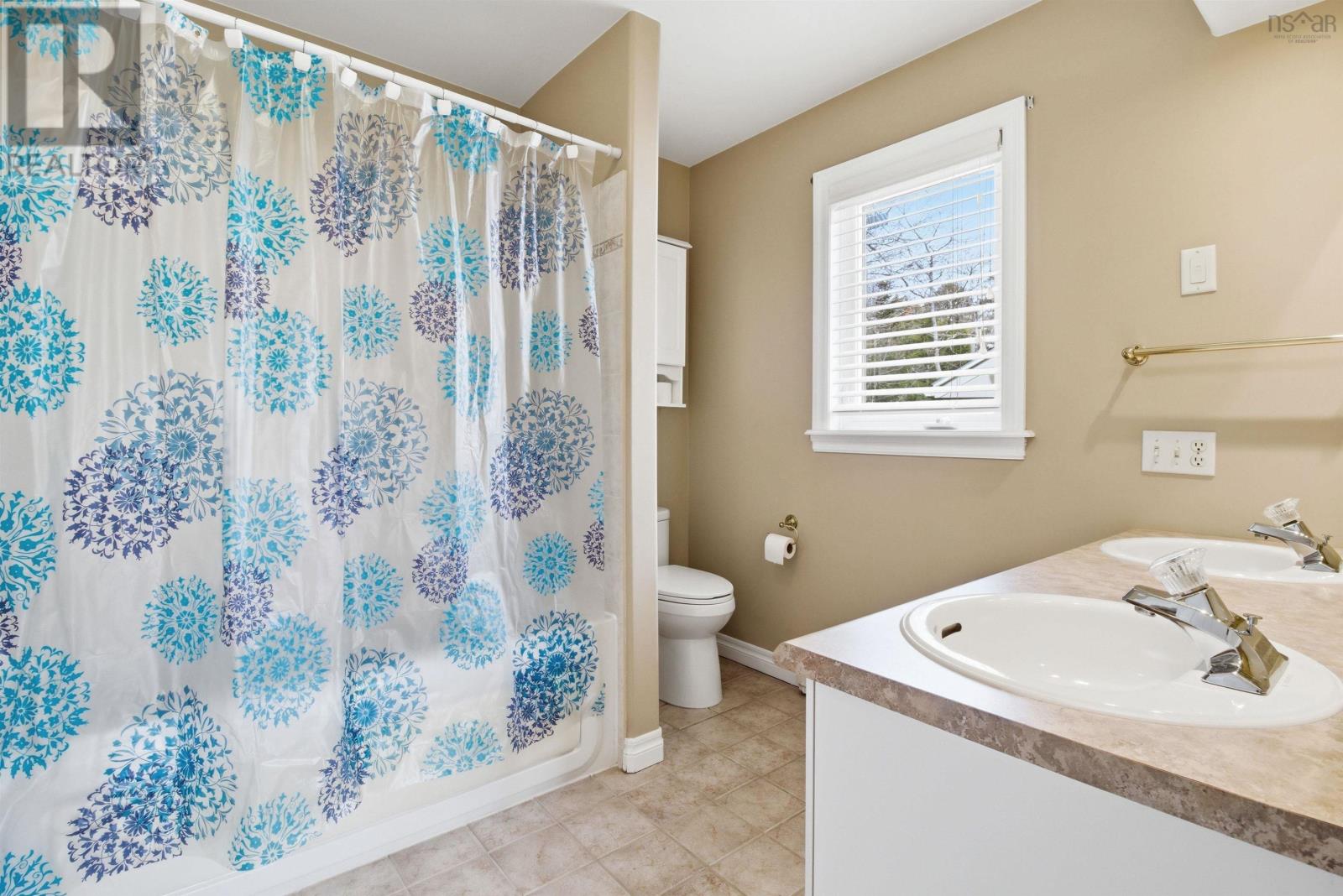 Property 21 of 42 of 289 Nottingham Street