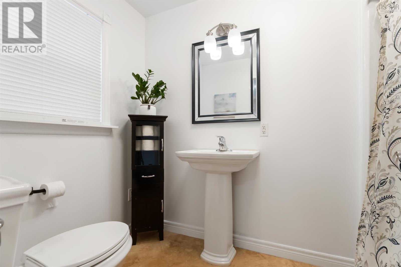 Property 17 of 49 of 95 Bentwood Crescent