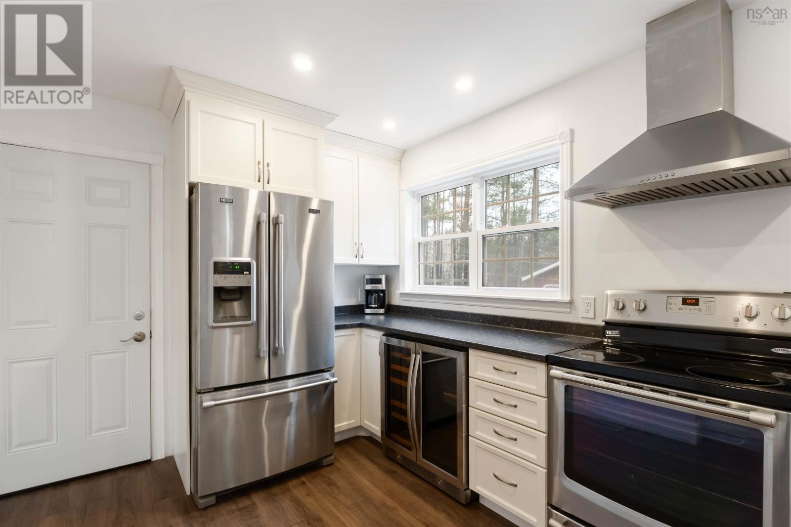 Property 14 of 49 of 95 Bentwood Crescent