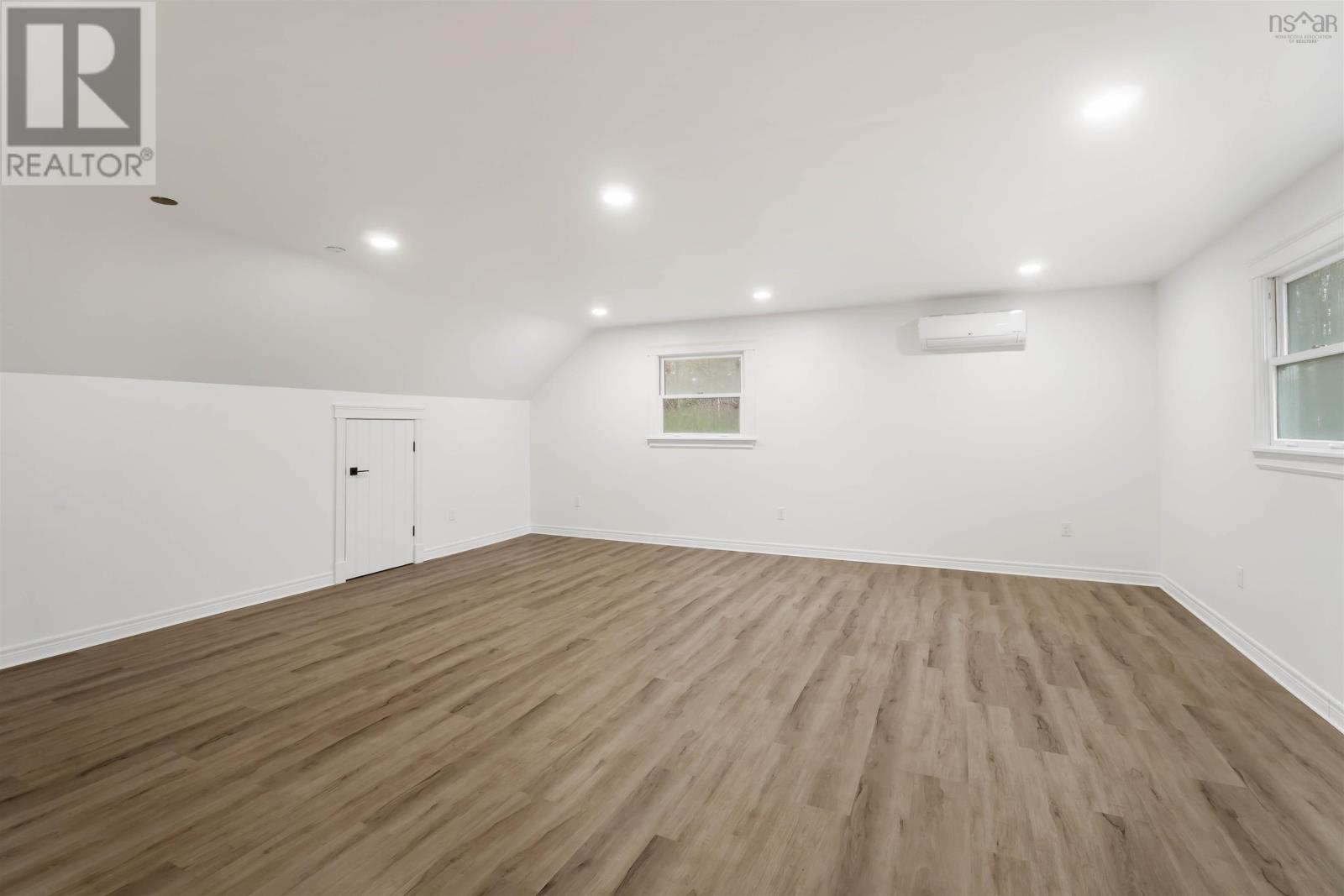 Property 36 of 49 of 95 Bentwood Crescent