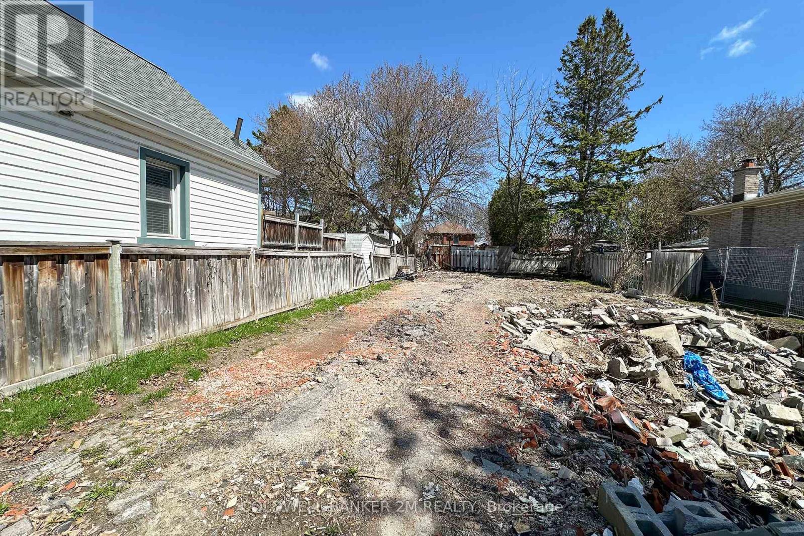 305 OSHAWA BOULEVARD S — photo 6