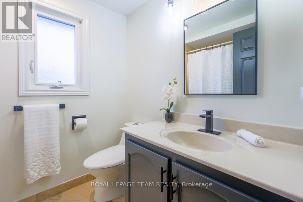 28 HOLITMAN DRIVE - 18
