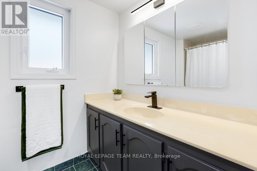 28 HOLITMAN DRIVE - 15