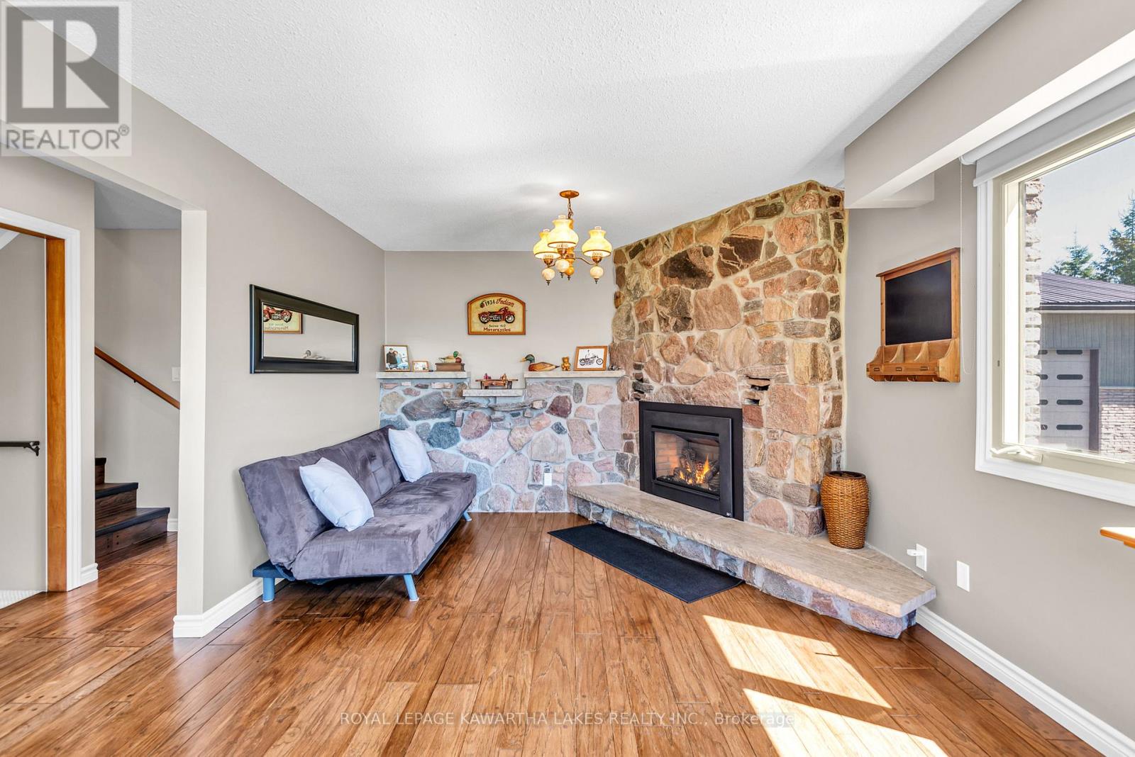 328 CEDAR GLEN ROAD — photo 10
