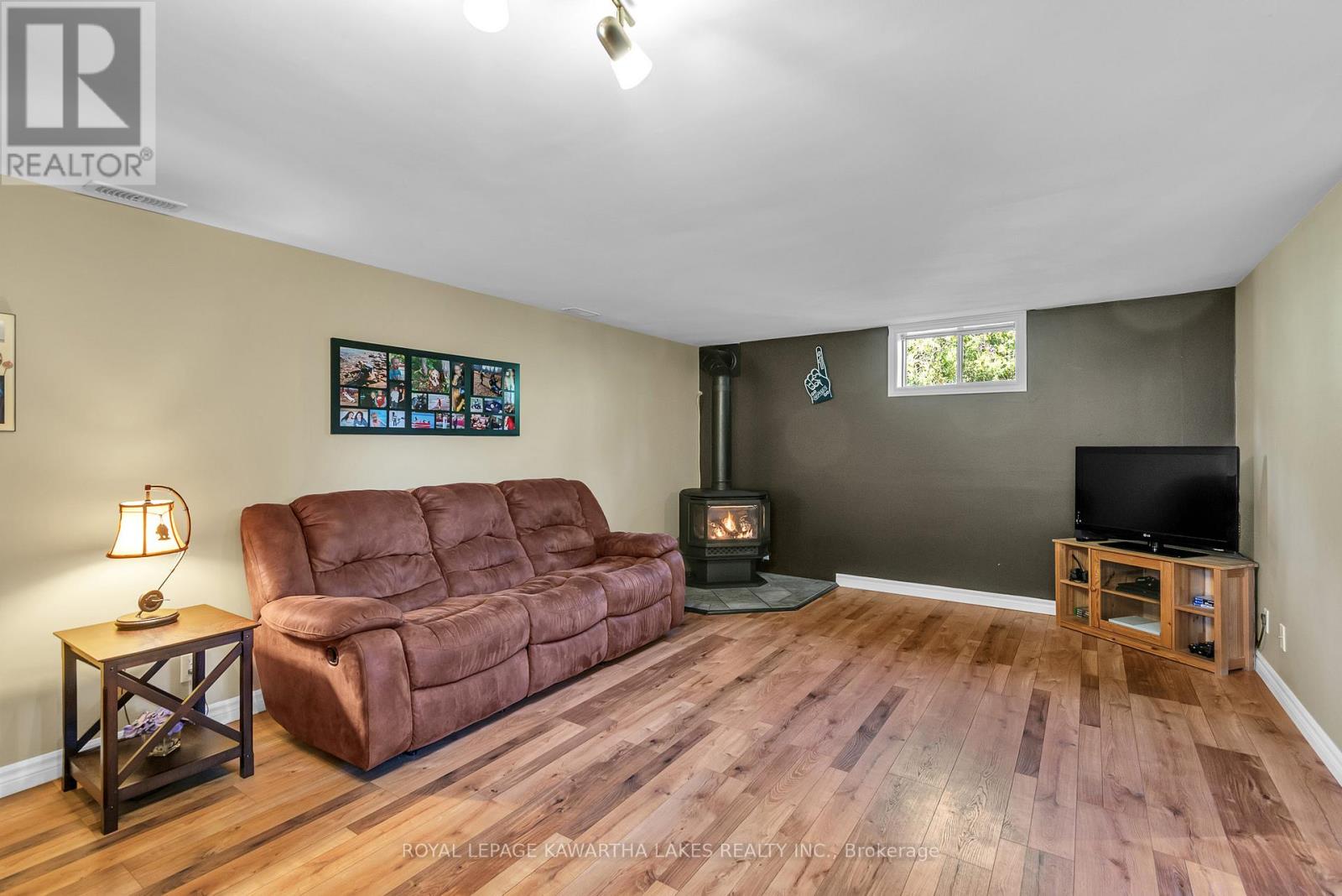328 CEDAR GLEN ROAD — photo 26