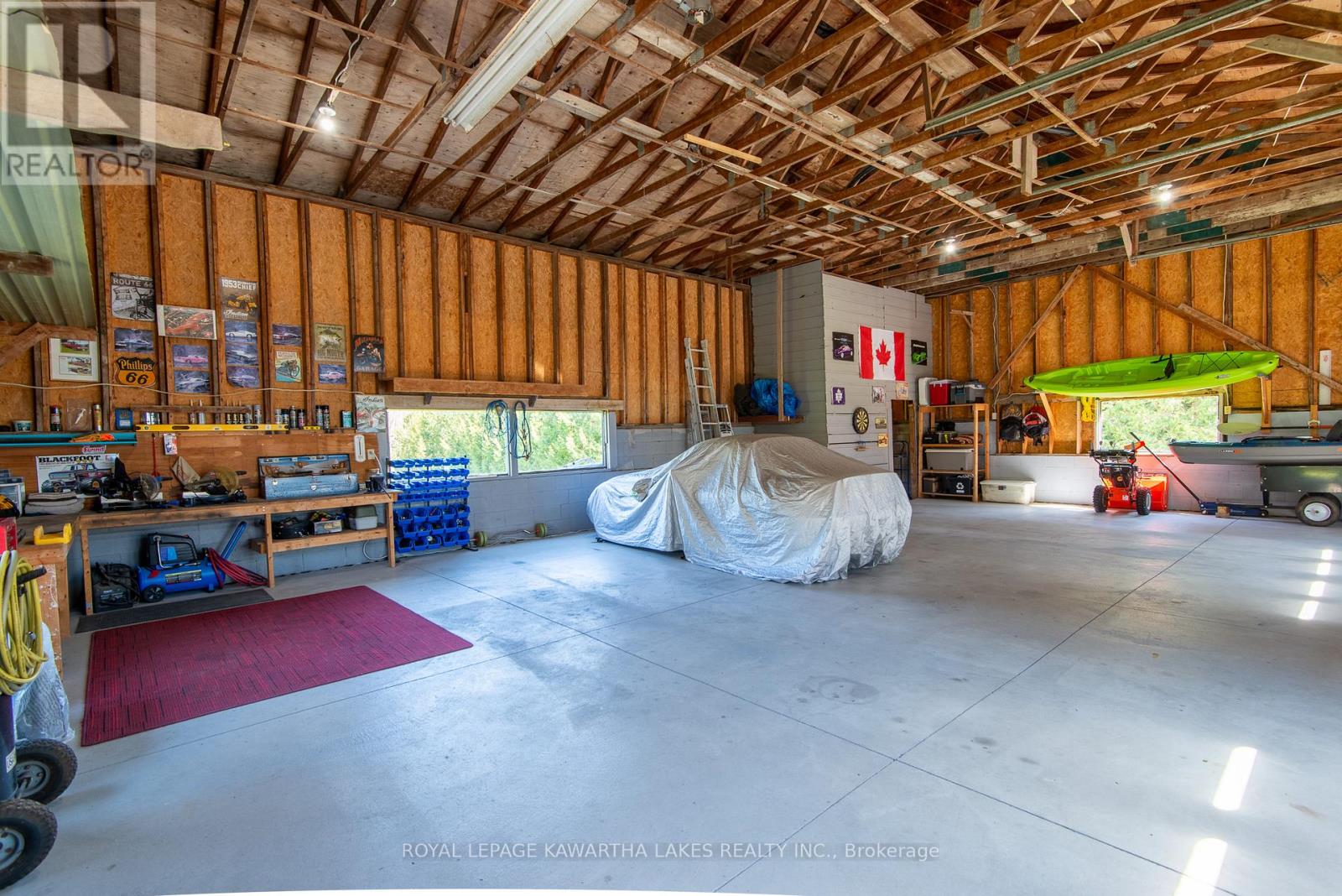 328 CEDAR GLEN ROAD — photo 34
