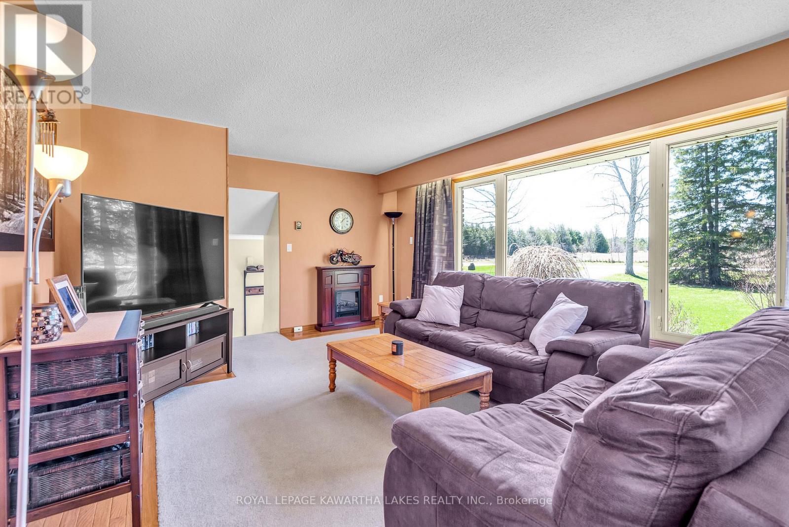 328 CEDAR GLEN ROAD — photo 4