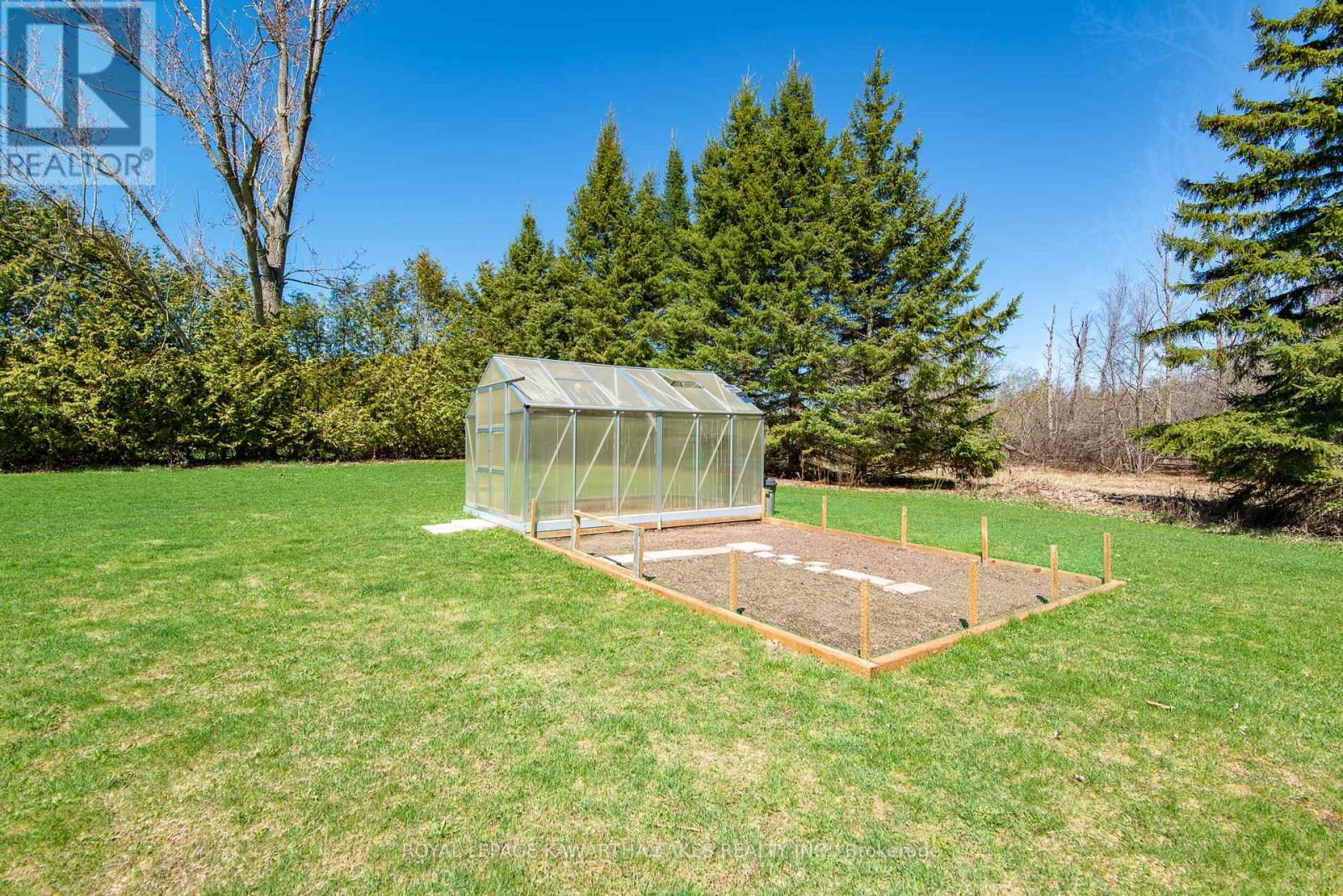 328 CEDAR GLEN ROAD — photo 41