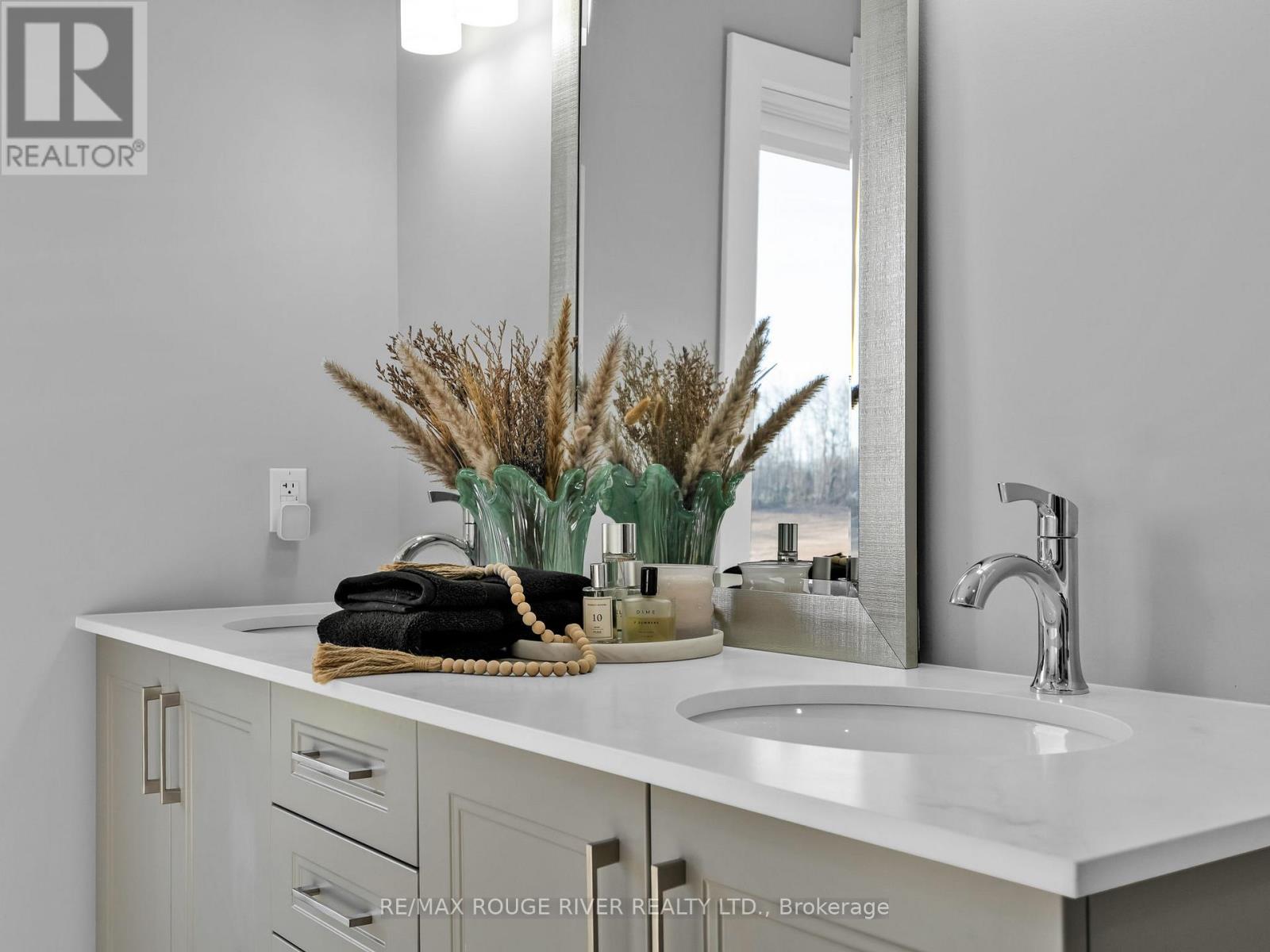 298 TOBACCO ROAD - 32