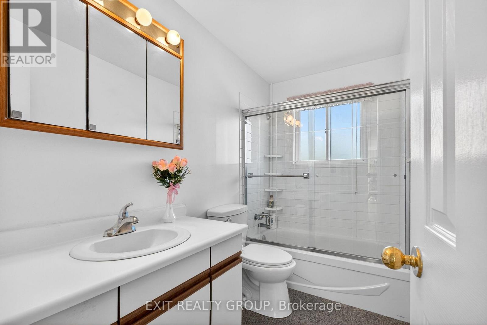 30 CHARLOTTE STREET - 25