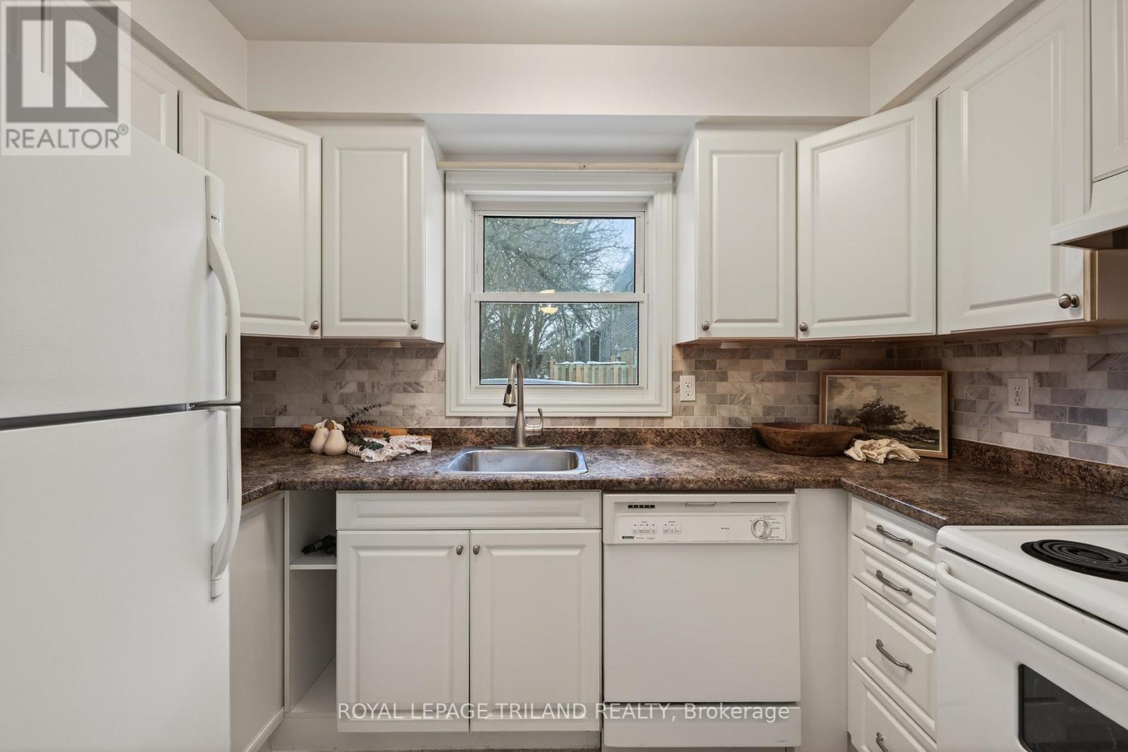 29 - 470 SECOND STREET — photo 15