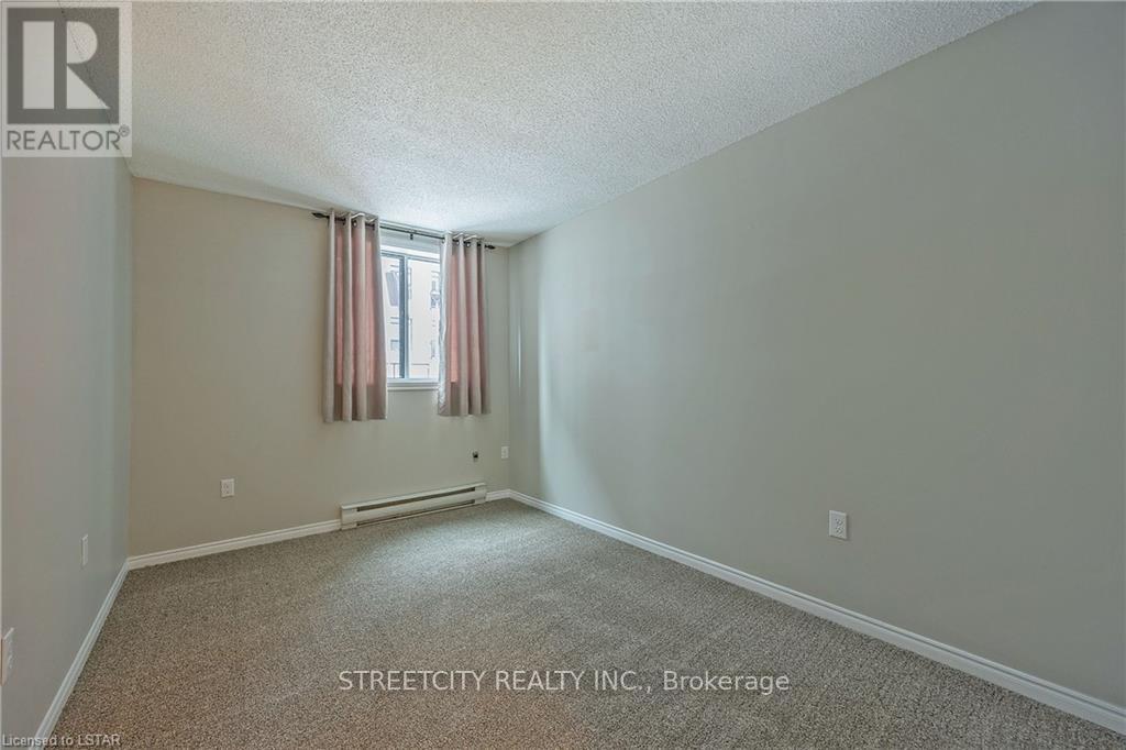 103 - 95 BASELINE ROAD W — photo 17