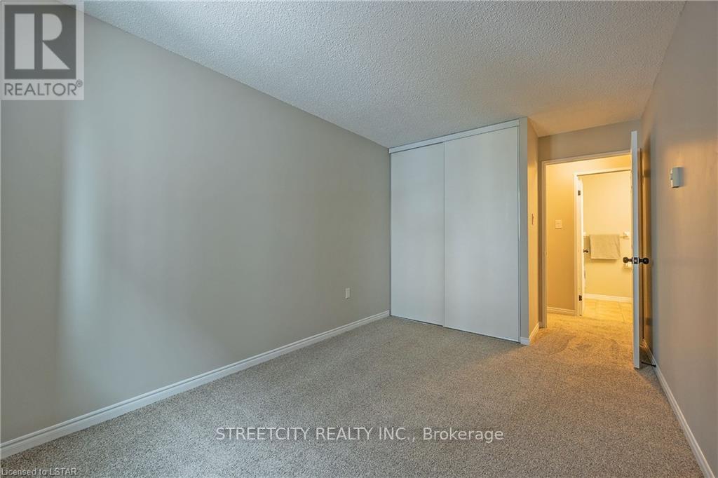 103 - 95 BASELINE ROAD W — photo 18