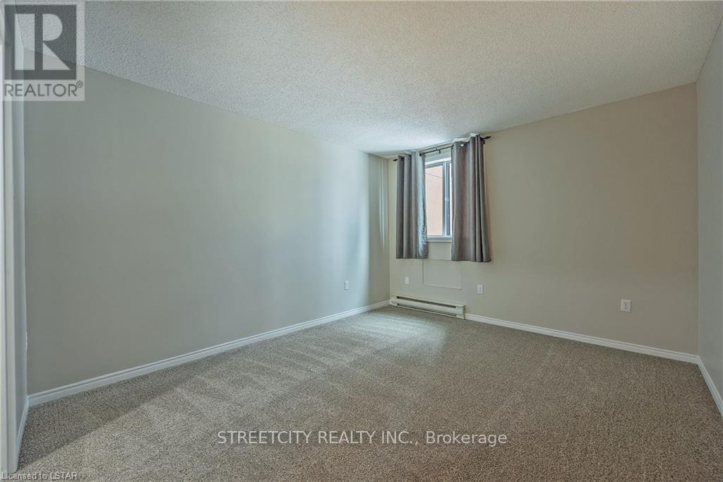 103 - 95 BASELINE ROAD W — photo 19