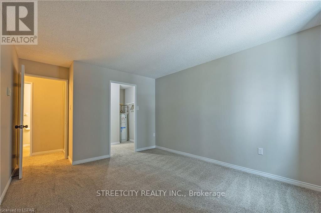 103 - 95 BASELINE ROAD W — photo 20