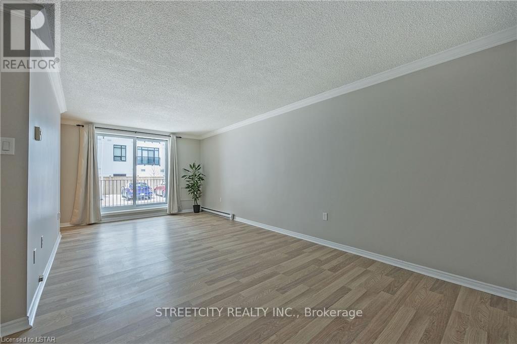 103 - 95 BASELINE ROAD W — photo 29