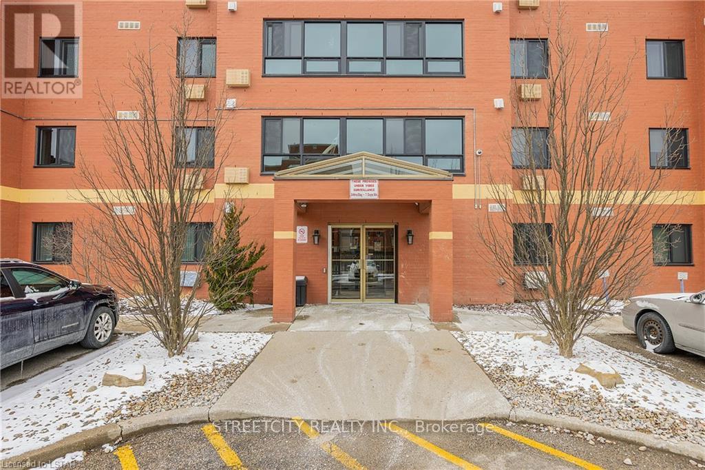 103 - 95 BASELINE ROAD W — photo 36