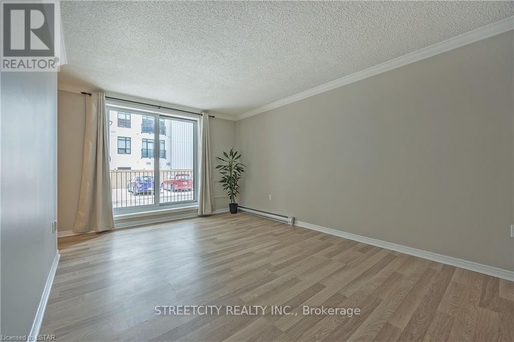 103 - 95 BASELINE ROAD W — photo 4