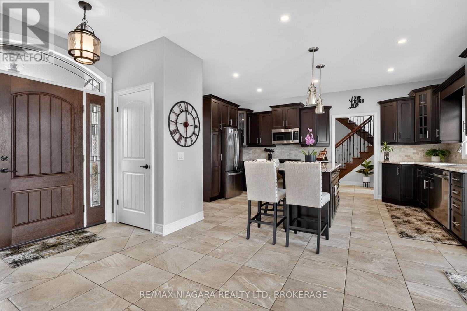 60 MACKENZIE KING AVENUE - 10