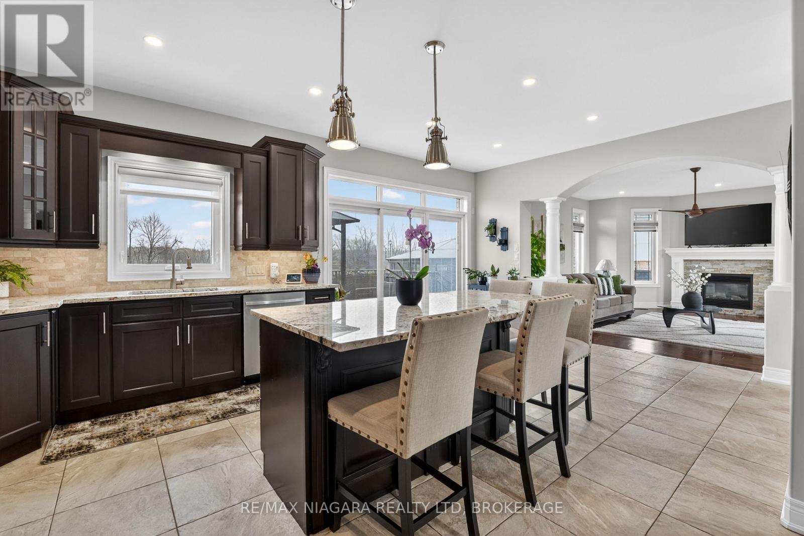 60 MACKENZIE KING AVENUE - 15