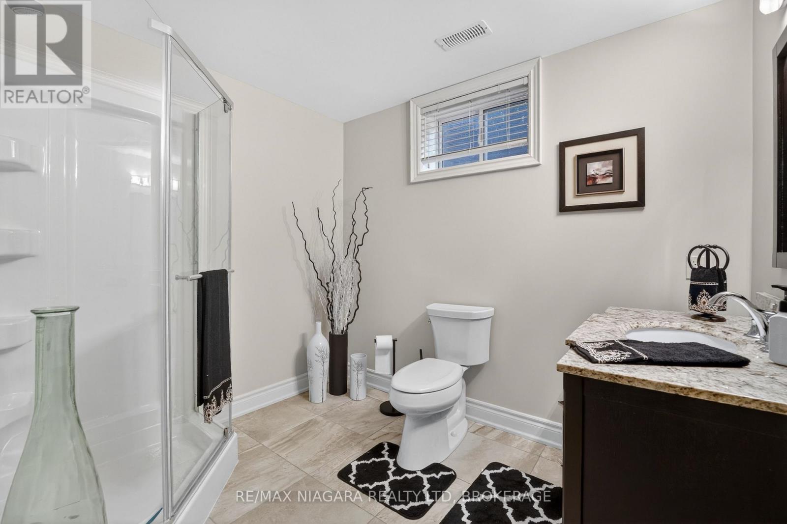 60 MACKENZIE KING AVENUE - 30