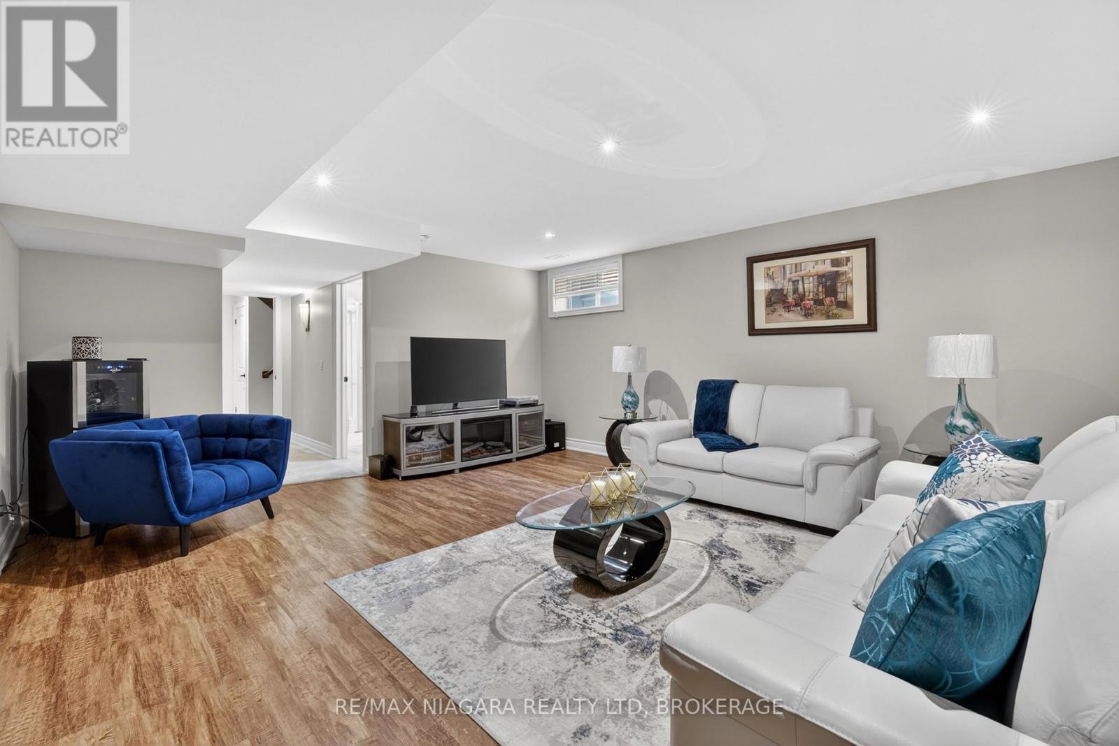 60 MACKENZIE KING AVENUE - 33