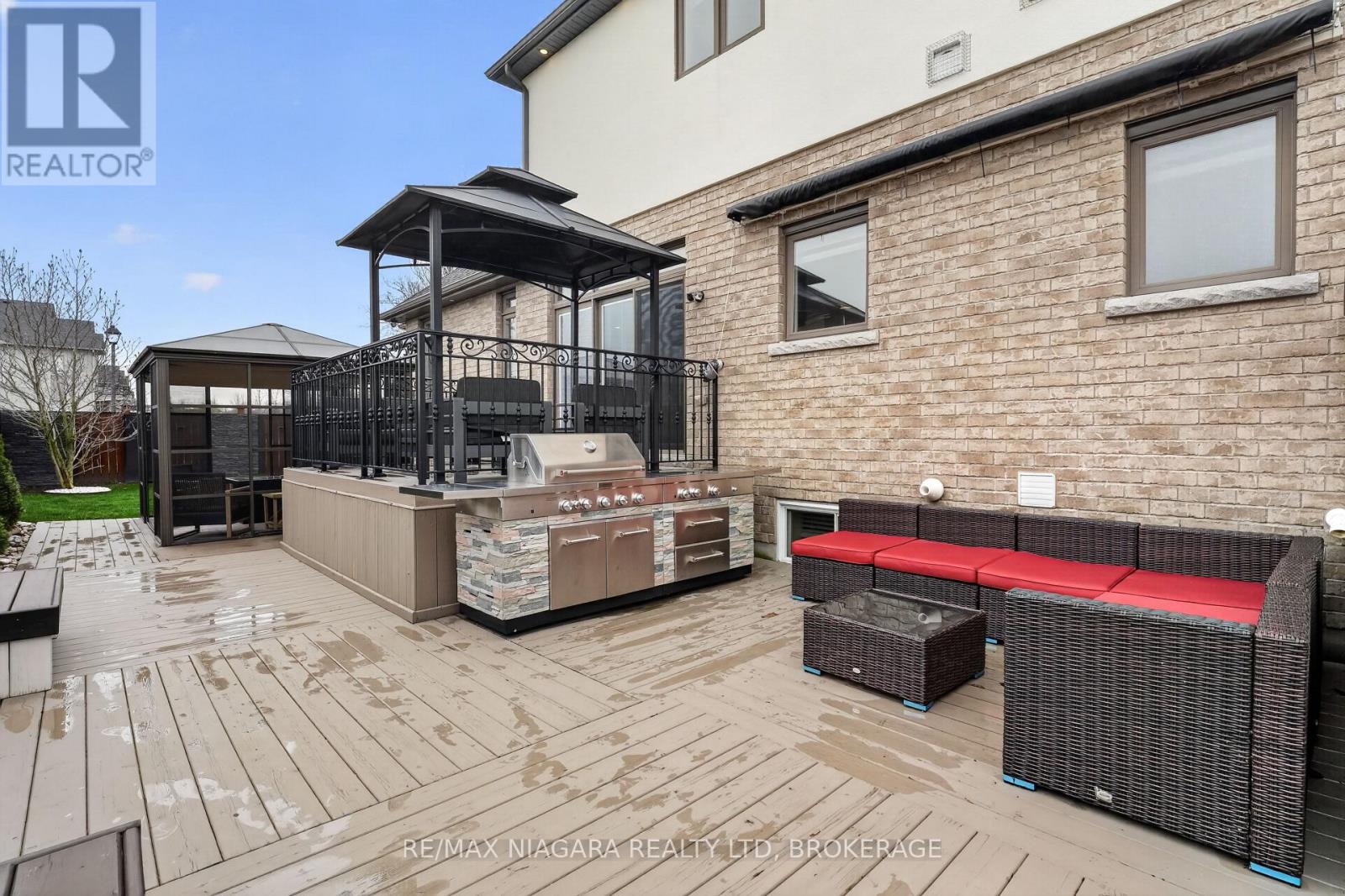 60 MACKENZIE KING AVENUE - 44