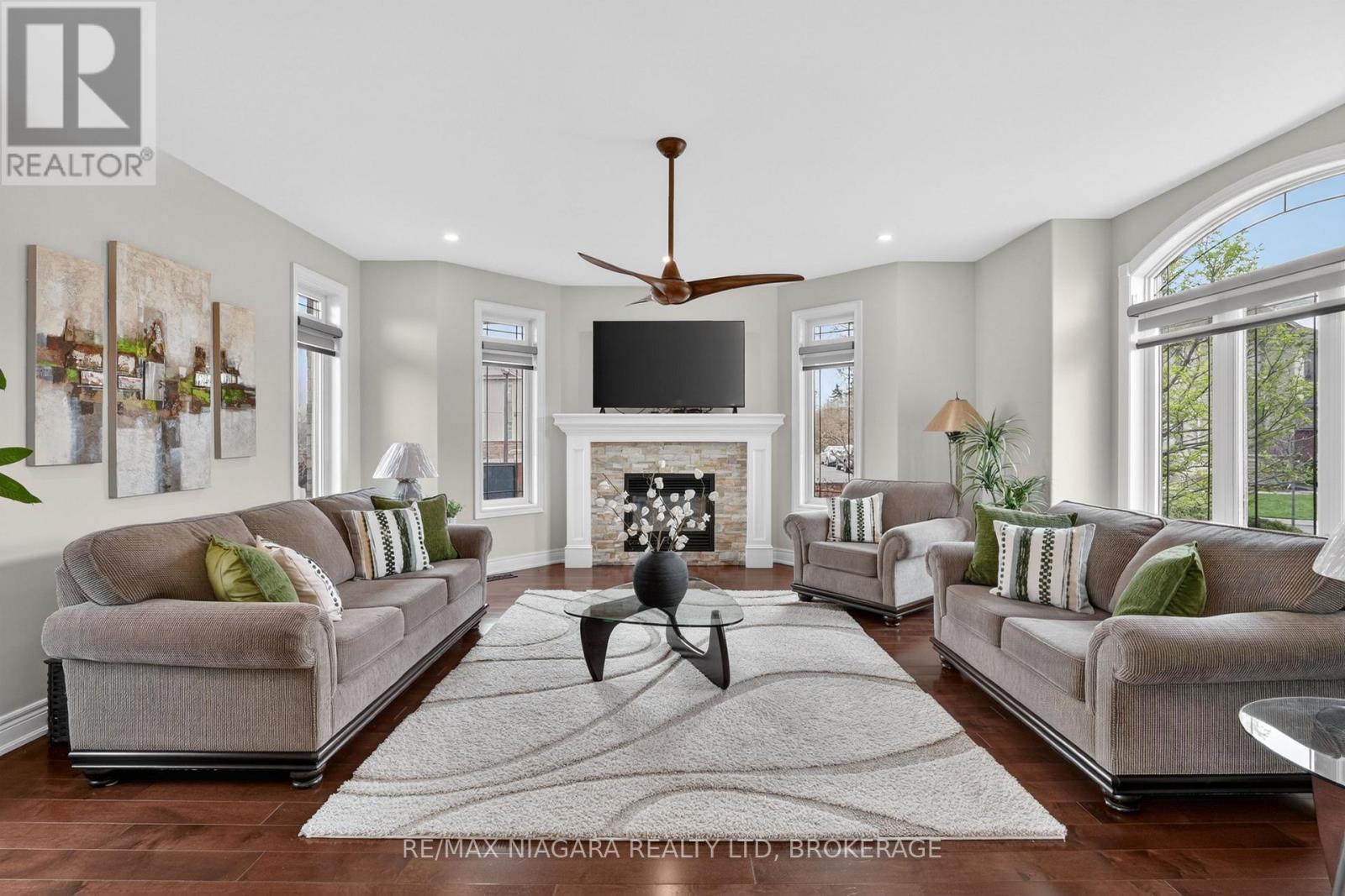 60 MACKENZIE KING AVENUE - 6