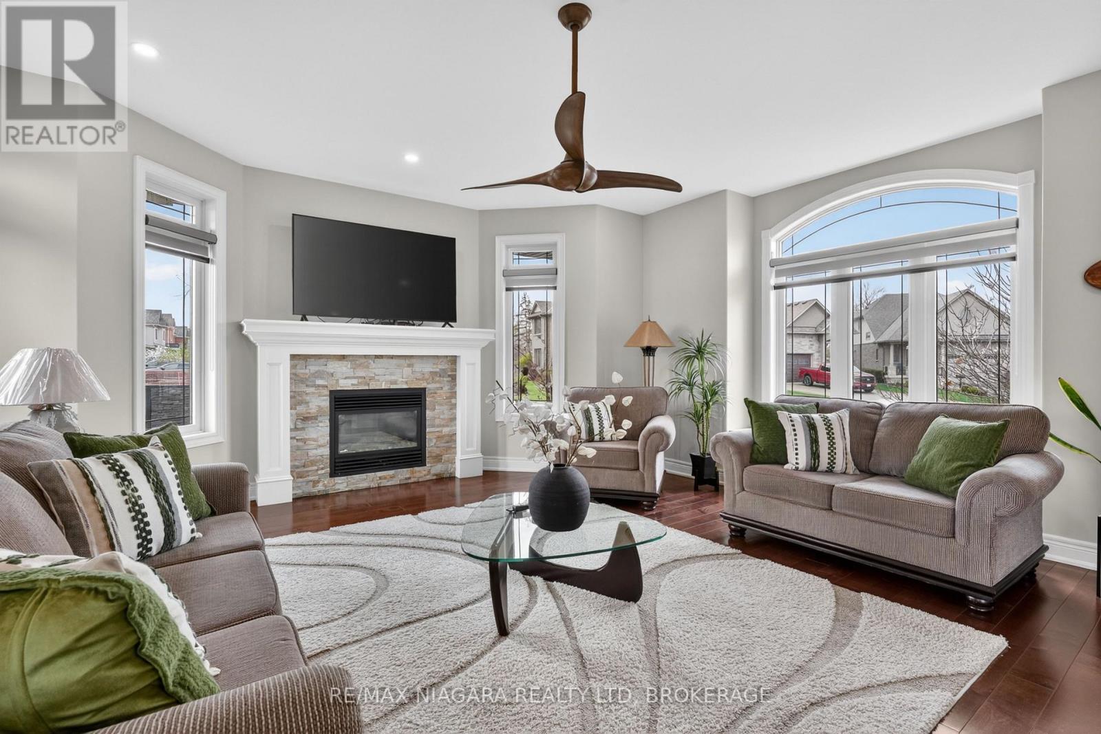 60 MACKENZIE KING AVENUE - 7