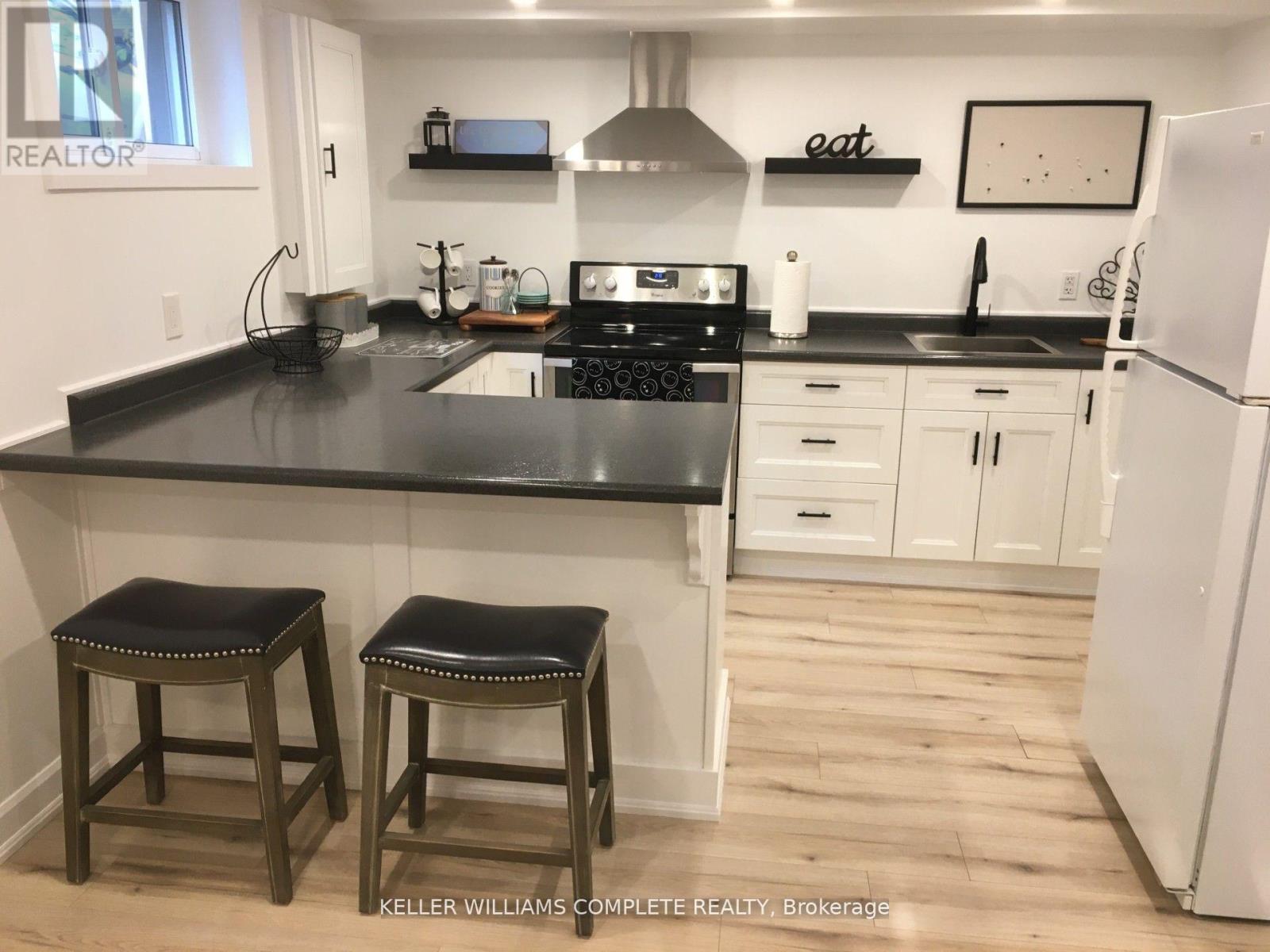 225 HENRIETTA STREET — photo 19