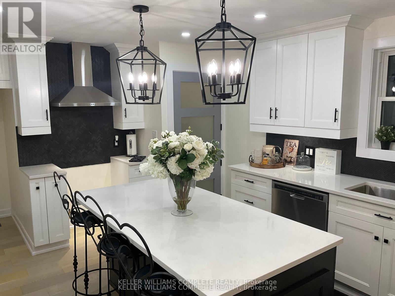 225 HENRIETTA STREET — photo 6