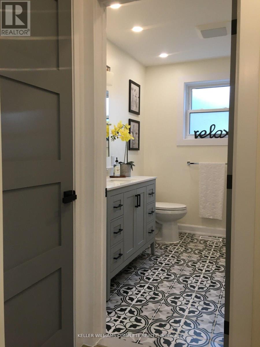 225 HENRIETTA STREET — photo 9